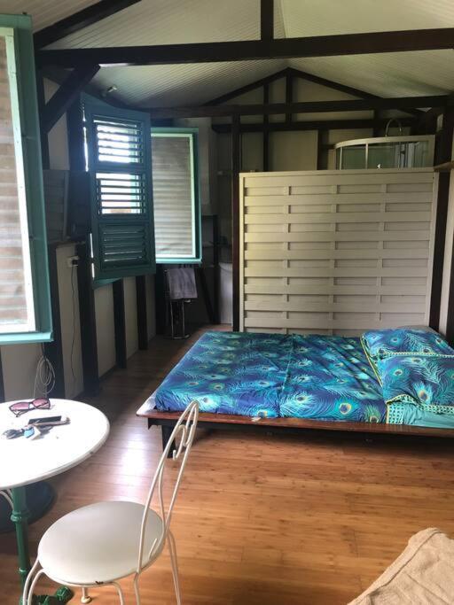 Charmant Bungalow Avec Piscine Saint-Joseph Экстерьер фото
